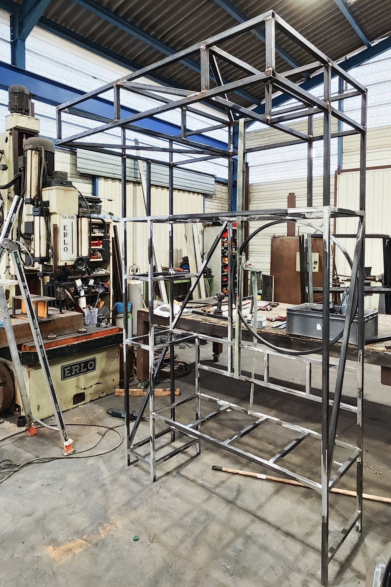mobilier ERHE en cours de création dans l'atelier de la Ferronnerie Noiraud