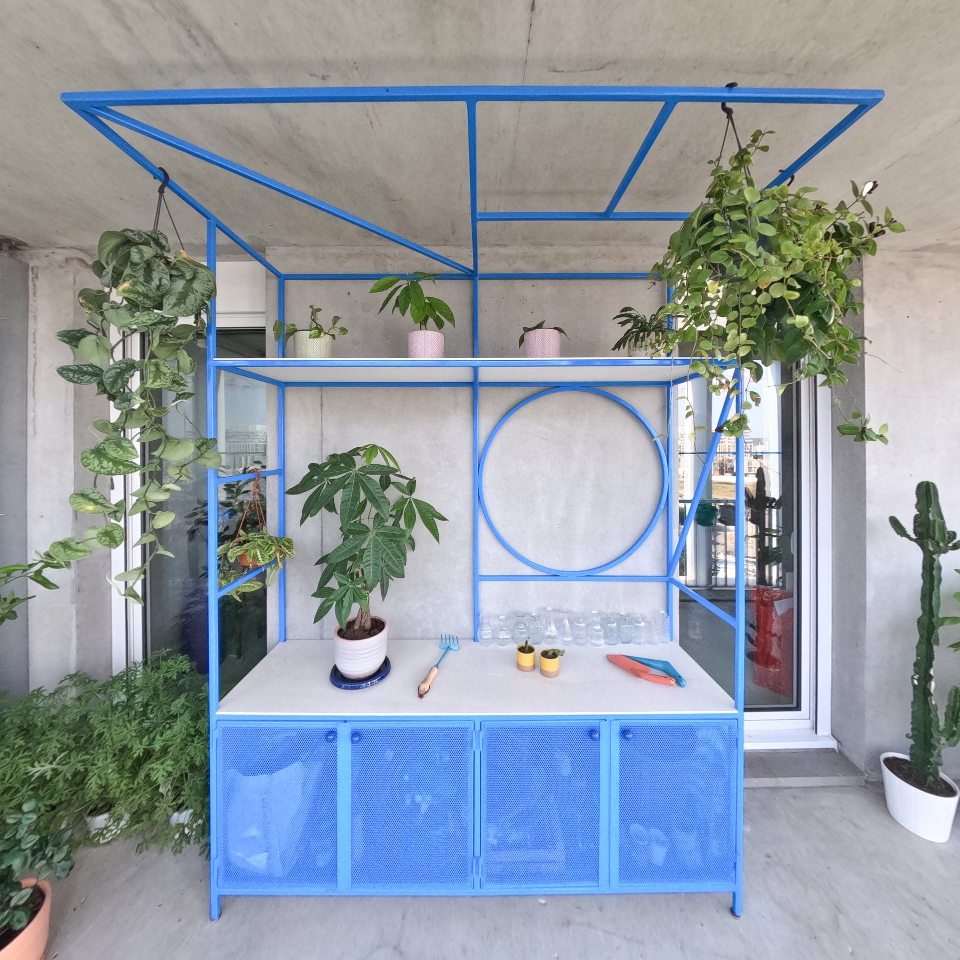 structure bleue pour atelier jardinage erhe